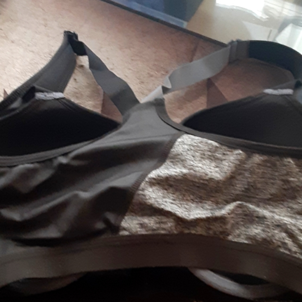 VICTORIA SECRET, SPORTS BRA,SIZE 34DDD